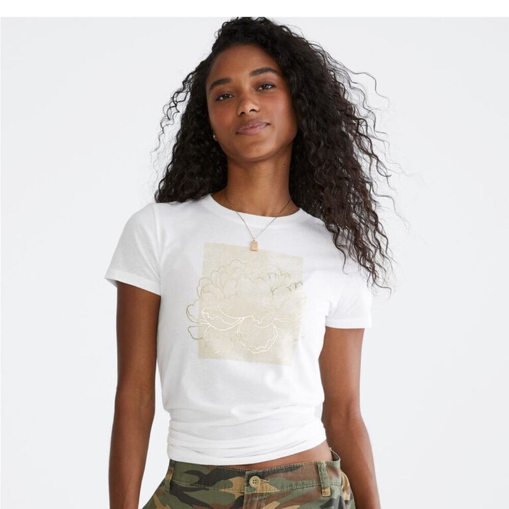 New! Aeropostale Free State Boxed Flower Foil Graphic Tee Womens Medium